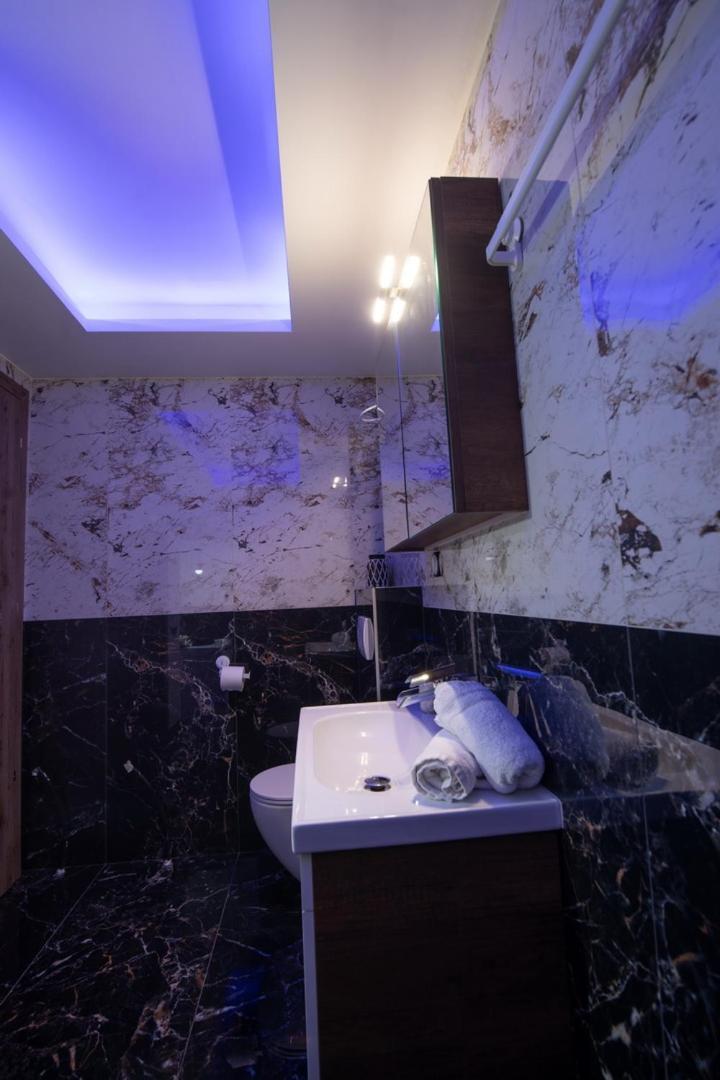Luxe Suite, Achilles' Private Getaway Apartment